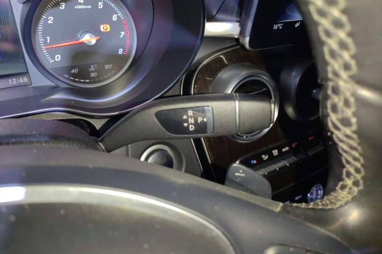 Used Mercedes-Benz C-Class 2018 C 200 L Gear Lever
