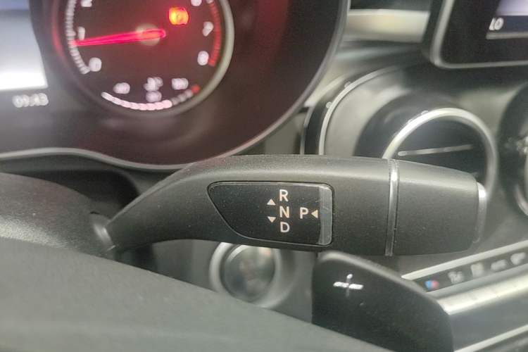 Used Mercedes-Benz C-Class 2018 C 180 L Fashion Edition Sport Version Gear Lever
