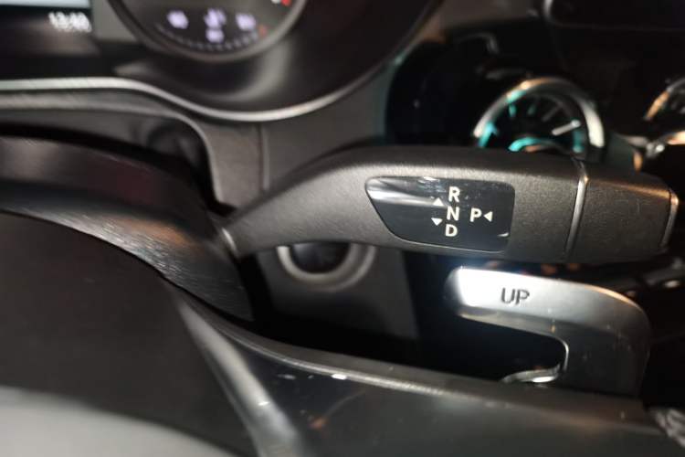 Used Mercedes-Benz C-Class 2018 C 200 Coupe Gear Lever