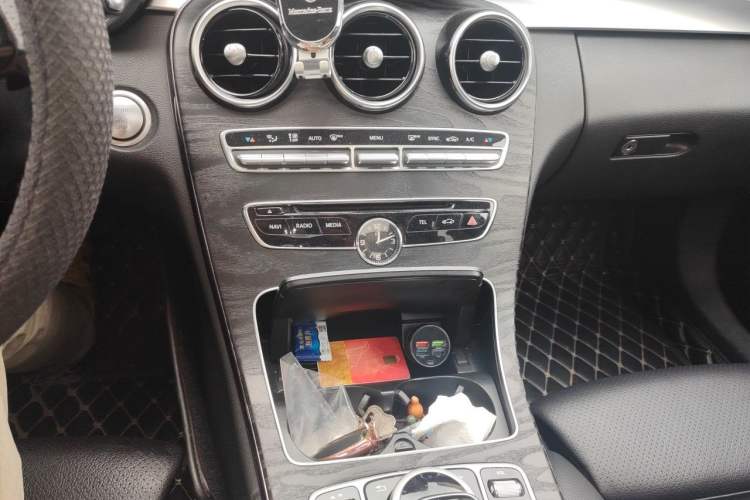 Used Mercedes-Benz C-Class 2018 C 200 L Sport Edition Gear Lever