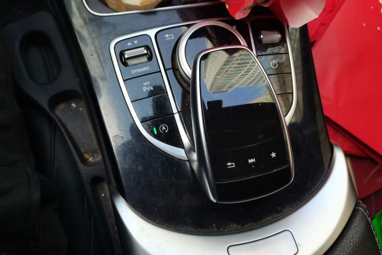 Used Mercedes-Benz C-Class 2018 C 200 Sport Edition Gear Lever