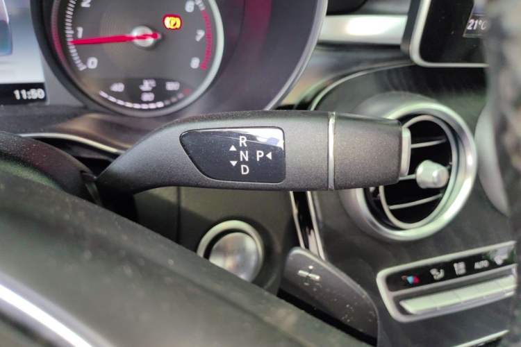 Used Mercedes-Benz C-Class 2018 C 200 Estate Gear Lever