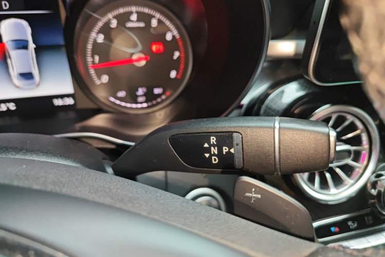 Used Mercedes-Benz C-Class 2018 C 200 L Sport Edition Achievement Special Edition Gear Lever