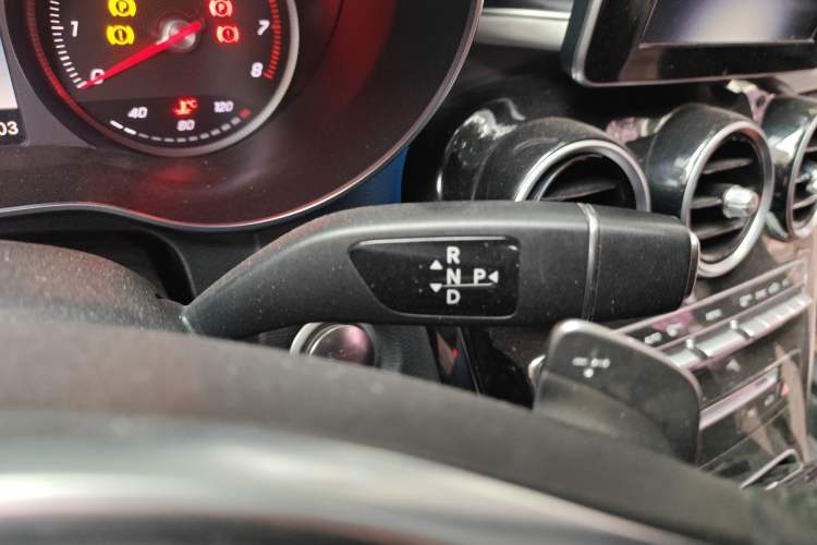 Used Mercedes-Benz C-Class 2018 C 200 Achievement Special Edition Gear Lever