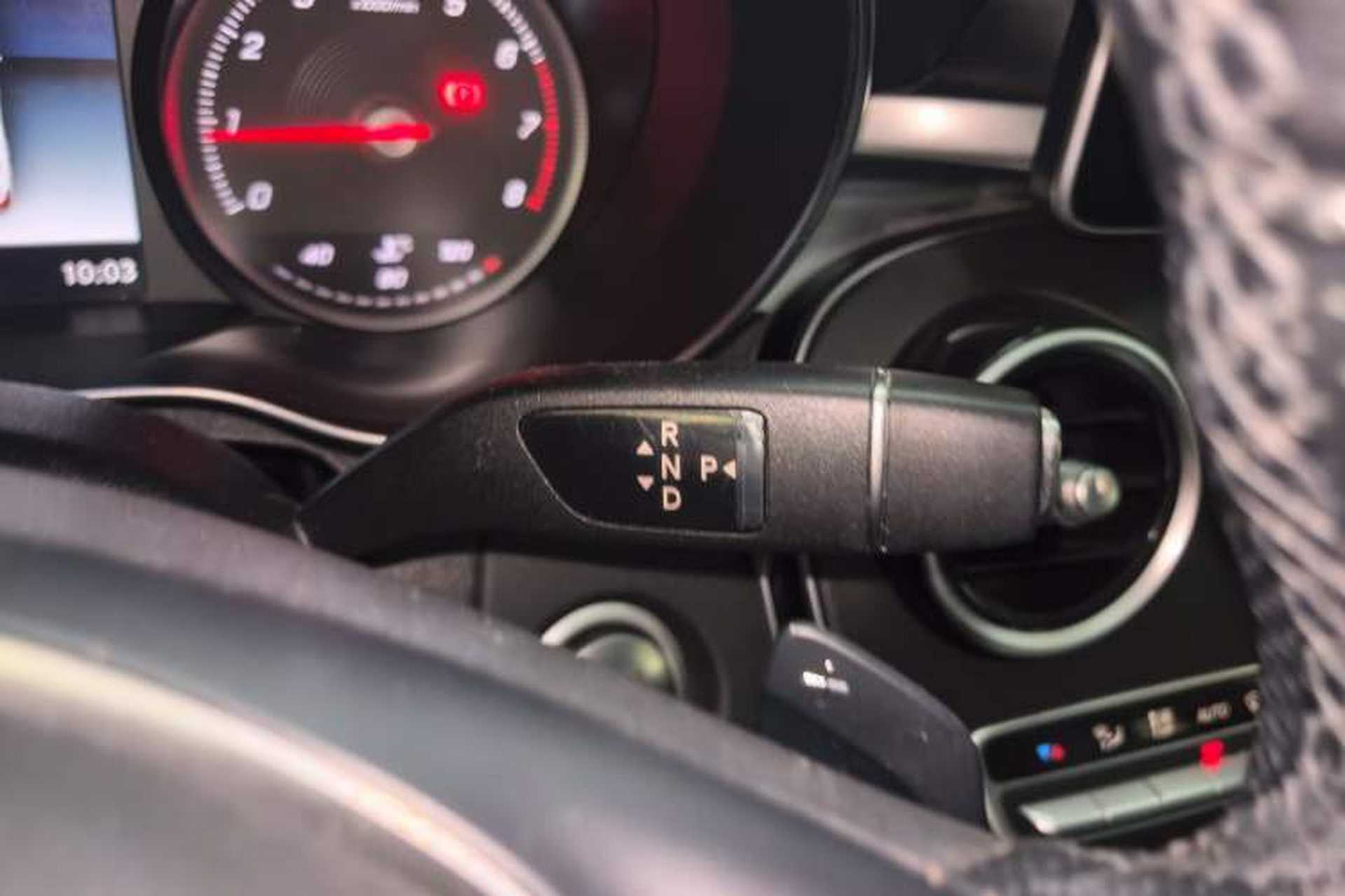 Used Mercedes-Benz C-Class 2018 C 180 L Fashion Edition Sport Version Gear Lever