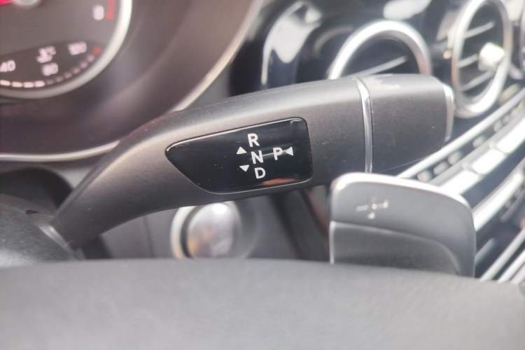 Used Mercedes-Benz C-Class 2018 C 200 Sport Edition Gear Lever