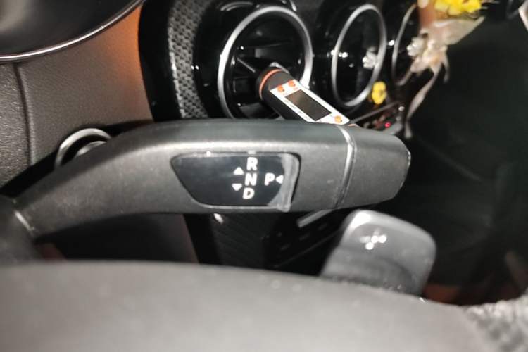 Used Mercedes-Benz C-Class 2018 C 200 Sport Edition Gear Lever