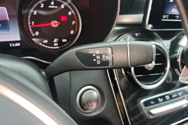 Used Mercedes-Benz C-Class 2018 C 200 L Sport Edition Gear Lever
