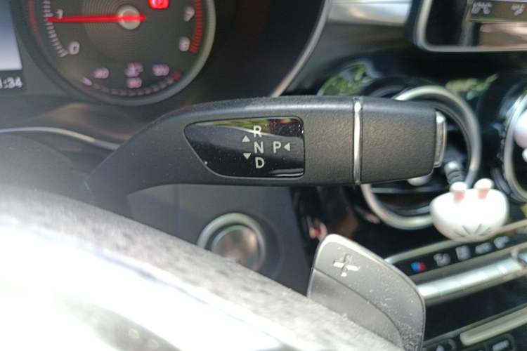 Used Mercedes-Benz C-Class 2018 C 200 Achievement Special Edition Gear Lever