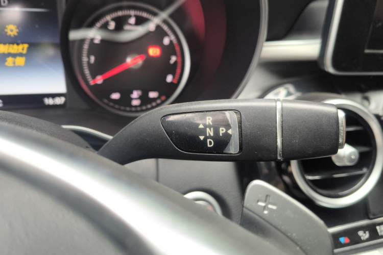 Used Mercedes-Benz C-Class 2018 C 200 Sport Edition Gear Lever