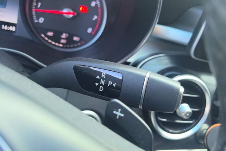 Used Mercedes-Benz C-Class 2018 C 180 L Fashion Edition Sport Version Gear Lever