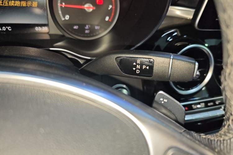 Used Mercedes-Benz C-Class 2018 C 200 Sport Edition Gear Lever