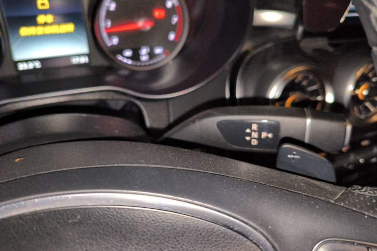 Used Mercedes-Benz C-Class 2018 C 180 station wagon Gear Lever