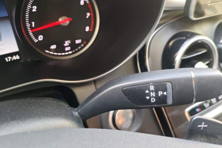Used Mercedes-Benz C-Class 2018 C 200 Sport Edition Gear Lever