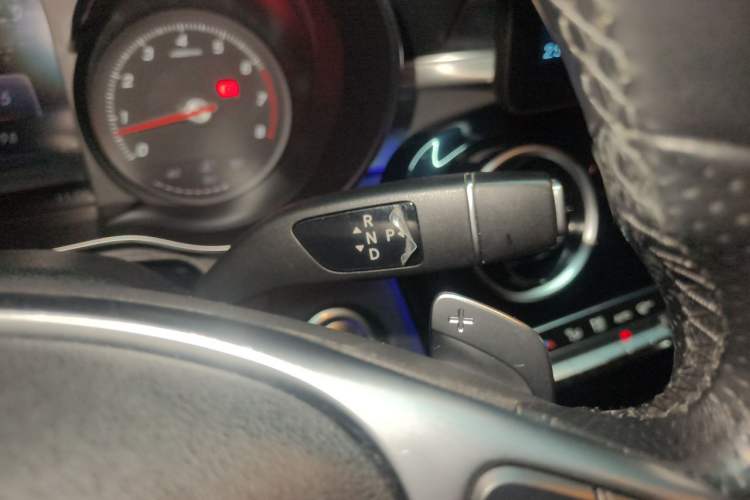 Used Mercedes-Benz C-Class 2018 C 200 Achievement Special Edition Gear Lever
