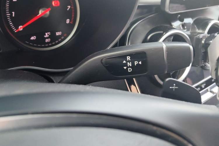 Used Mercedes-Benz C-Class 2018 C 180 L Fashion Edition Sport Version Gear Lever