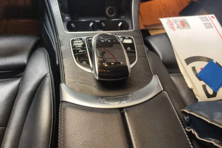 Used Mercedes-Benz C-Class 2018 C 180 L Fashion Edition Sport Version Gear Lever