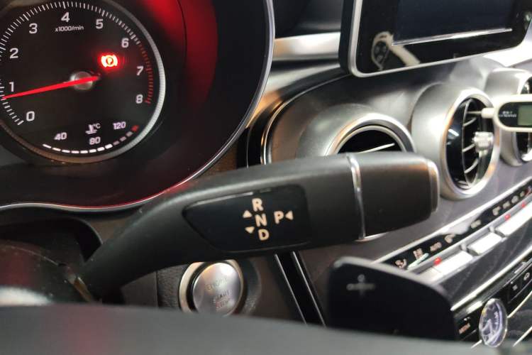 Used Mercedes-Benz C-Class 2018 C 200 Estate Gear Lever