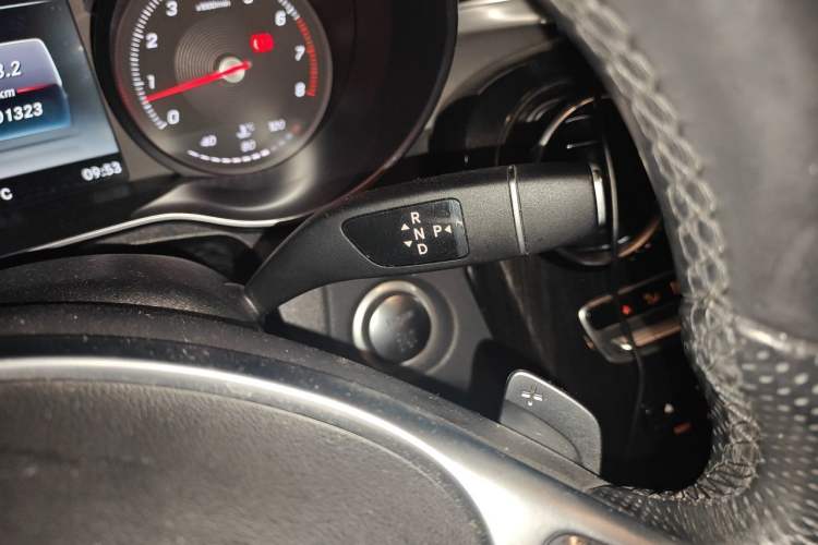 Used Mercedes-Benz C-Class 2018 C 200 Sport Edition Gear Lever