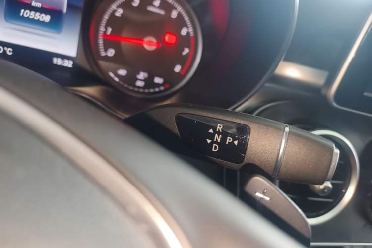 Used Mercedes-Benz C-Class 2018 C 180 L Fashion Edition Sport Version Gear Lever