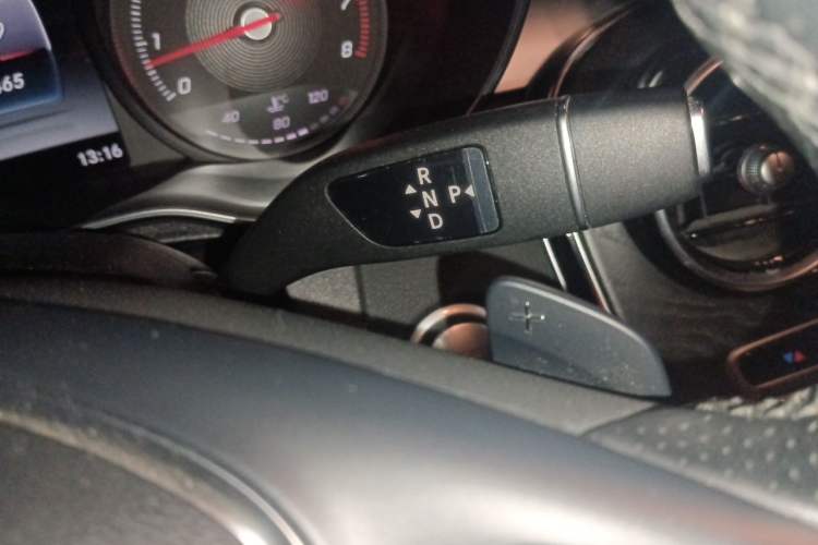 Used Mercedes-Benz C-Class 2018 C 180 L Dynamic Sports Edition Gear Lever