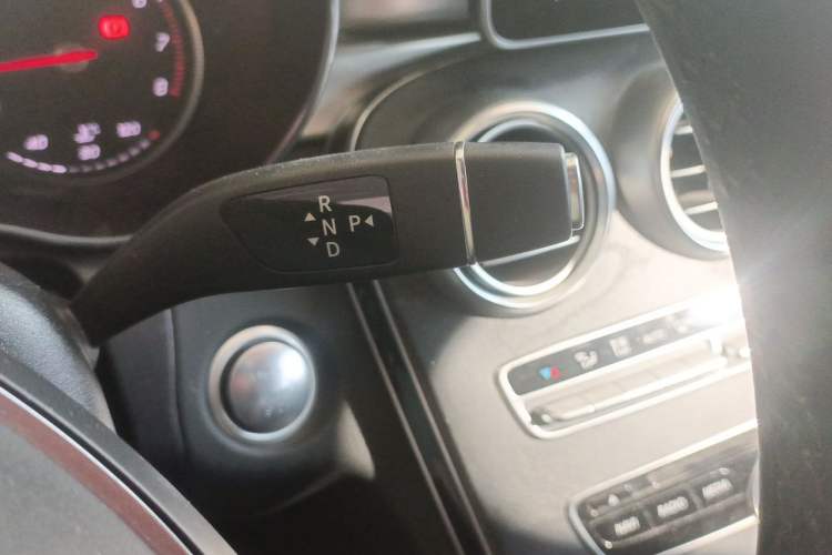 Used Mercedes-Benz C-Class 2018 C 200 Estate Gear Lever