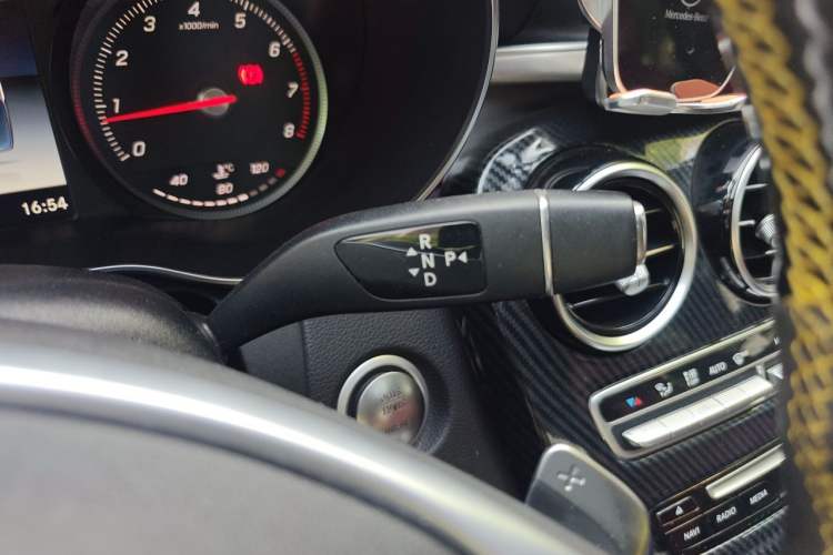 Used Mercedes-Benz C-Class 2018 C 200 Sport Edition Gear Lever