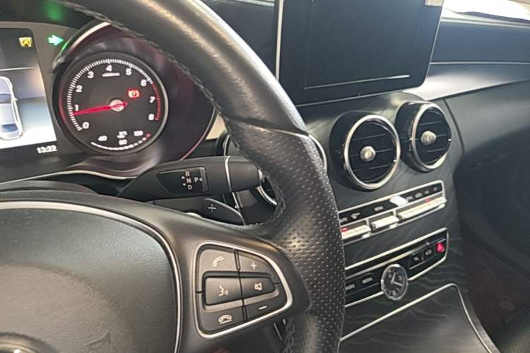Used Mercedes-Benz C-Class 2018 C 200 L Sport Edition Gear Lever