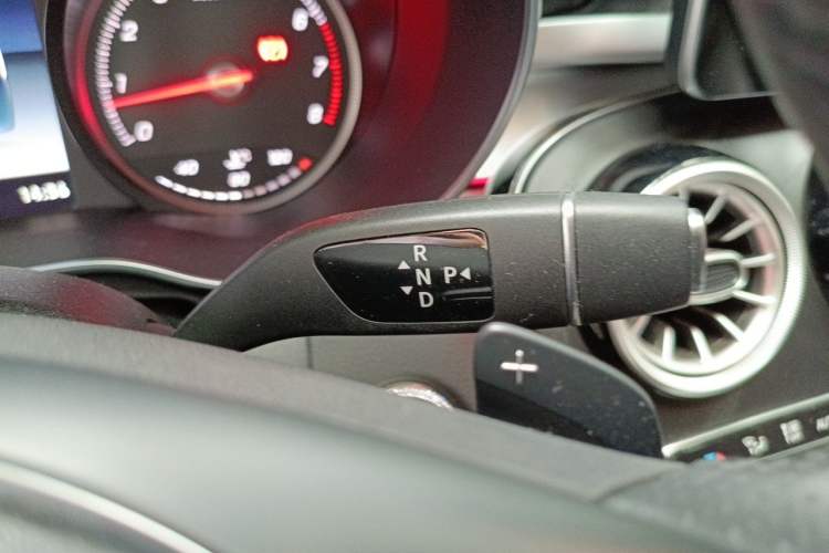 Used Mercedes-Benz C-Class 2018 C 200 L Sport Edition Achievement Special Edition Gear Lever