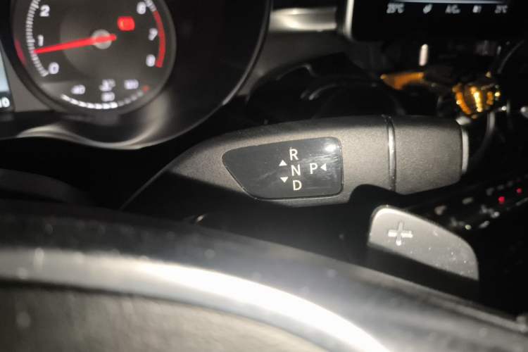 Used Mercedes-Benz C-Class 2018 C 200 Coupe Gear Lever