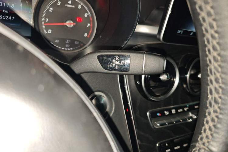 Used Mercedes-Benz C-Class 2018 C 180 L Fashion Edition Sport Version Gear Lever