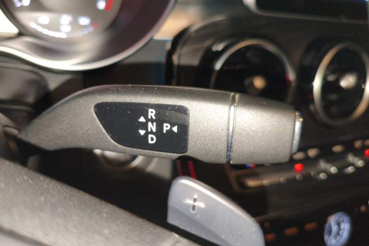 Used Mercedes-Benz C-Class 2018 C 200 L Sport Edition Gear Lever