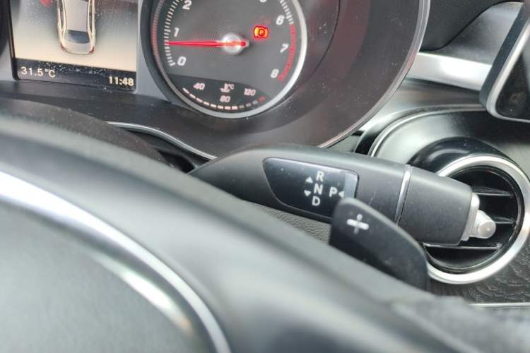 Used Mercedes-Benz C-Class 2018 C 200 L Sport Edition Gear Lever