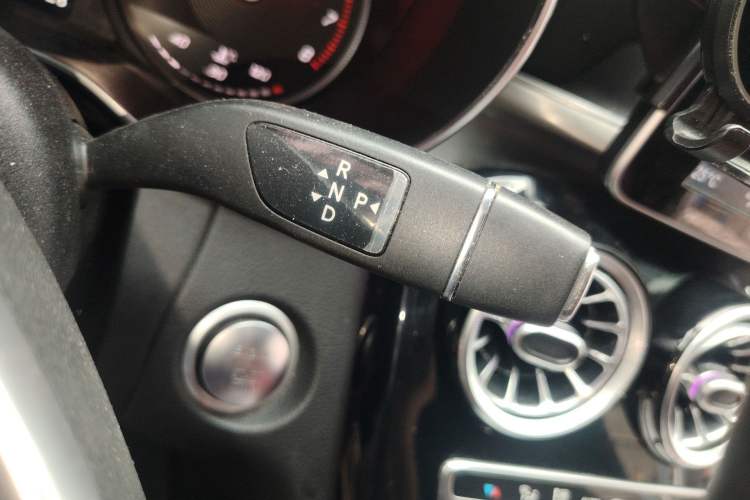 Used Mercedes-Benz C-Class 2018 C 200 Sport Edition Gear Lever
