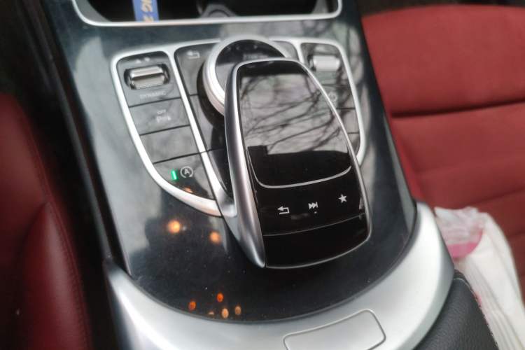 Used Mercedes-Benz C-Class 2018 C 200 Sport Edition Gear Lever
