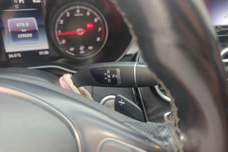 Used Mercedes-Benz C-Class 2018 C 180 L Fashion Edition Sport Version Gear Lever