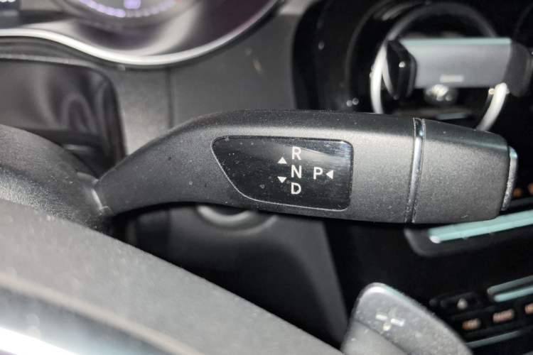 Used Mercedes-Benz C-Class 2018 C 200 Sport Edition Gear Lever