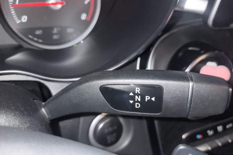 Used Mercedes-Benz C-Class 2018 C 200 L Sport Edition Achievement Special Edition Gear Lever