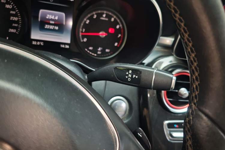 Used Mercedes-Benz C-Class 2018 C 180 L Fashion Edition Sport Version Gear Lever
