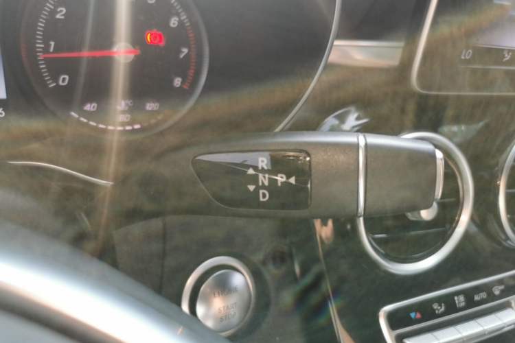 Used Mercedes-Benz C-Class 2018 C 200 Sport Edition Gear Lever