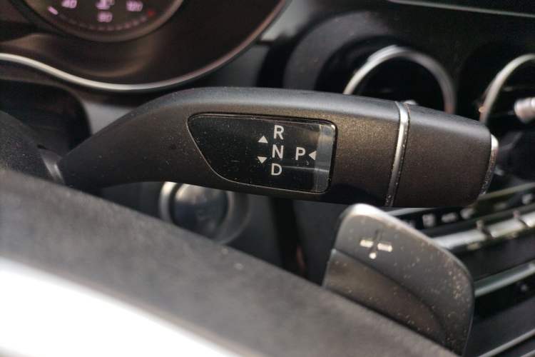 Used Mercedes-Benz C-Class 2018 C 200 Sport Edition Gear Lever