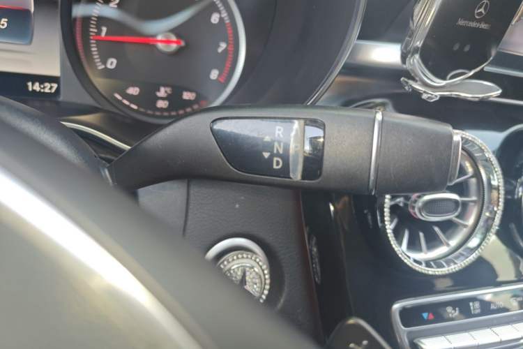 Used Mercedes-Benz C-Class 2018 C 180 L Fashion Edition Sport Version Gear Lever