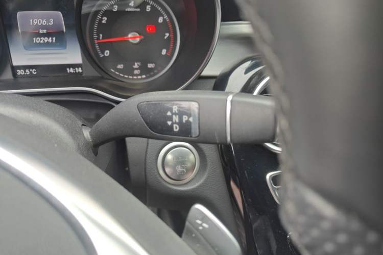 Used Mercedes-Benz C-Class 2018 C 200 Sport Edition Gear Lever