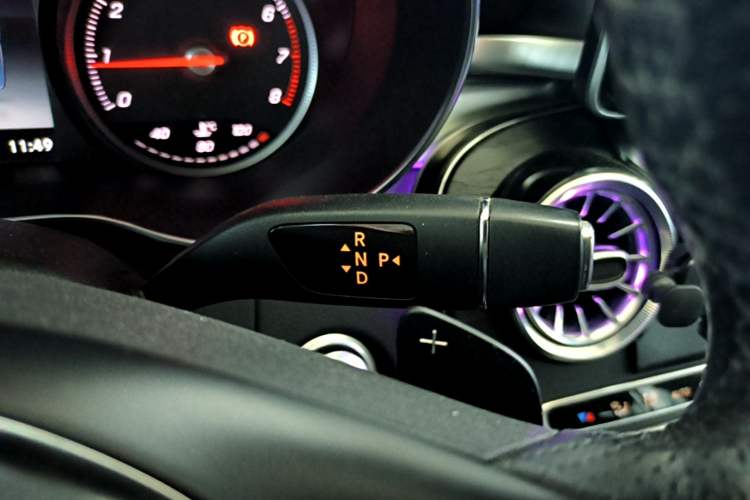Used Mercedes-Benz C-Class 2018 C 180 L Fashion Edition Sport Version Gear Lever