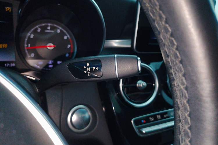 Used Mercedes-Benz C-Class 2018 C 200 Sport Edition Gear Lever