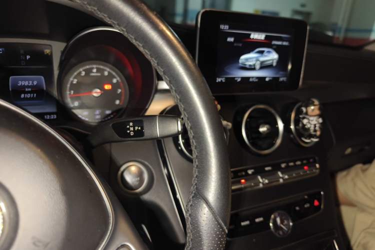 Used Mercedes-Benz C-Class 2018 C 200 L Sport Edition Gear Lever