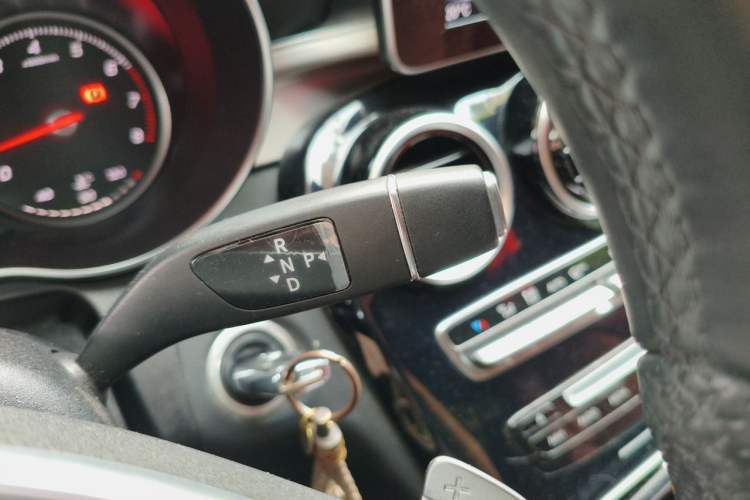 Used Mercedes-Benz C-Class 2018 C 200 Sport Edition Gear Lever