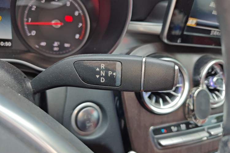 Used Mercedes-Benz C-Class 2018 C 200 Sport Edition Gear Lever