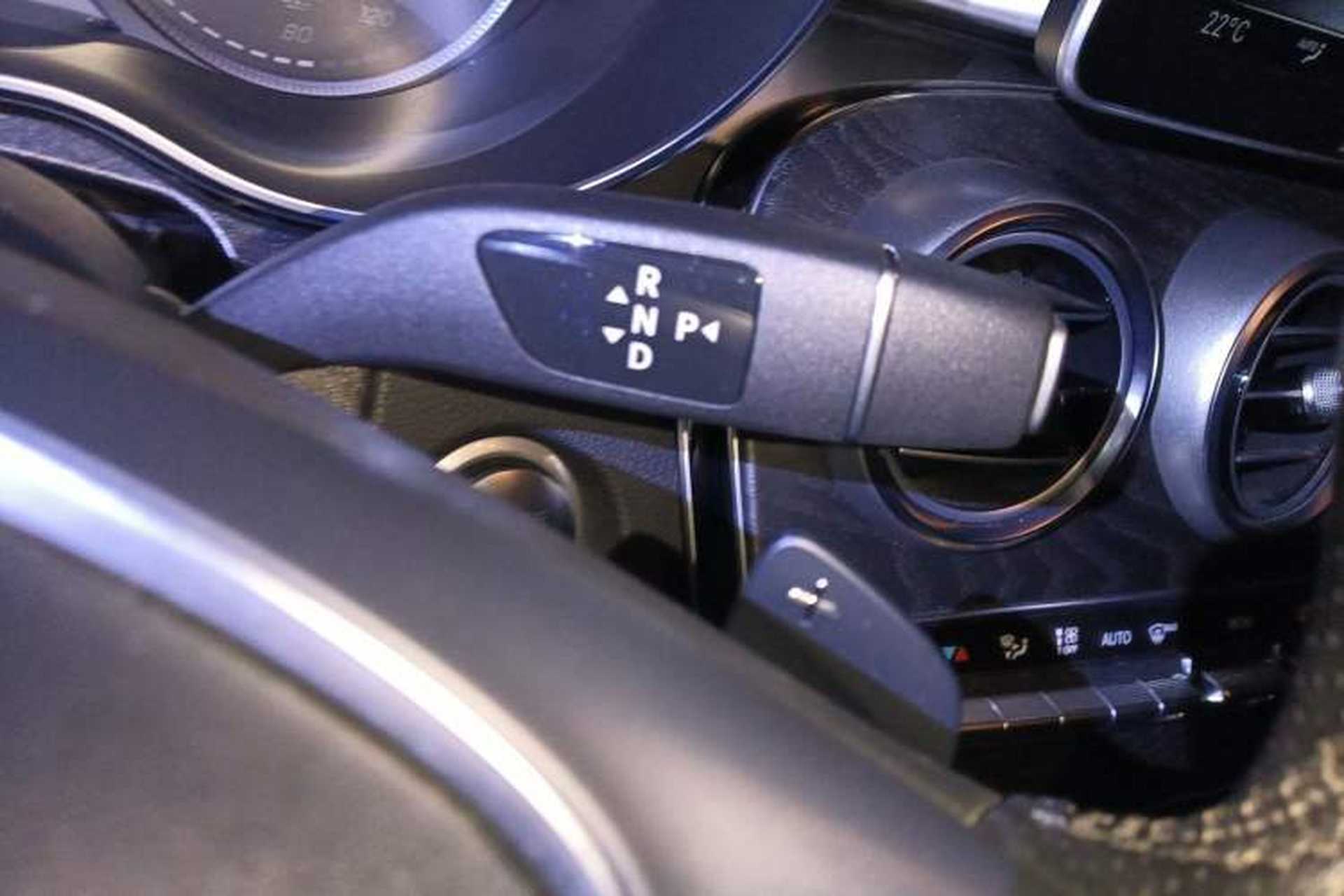 Used Mercedes-Benz C-Class 2018 C 200 Estate Gear Lever