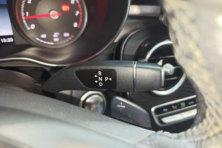 Used Mercedes-Benz C-Class 2018 C 180 L Fashion Edition Sport Version Gear Lever